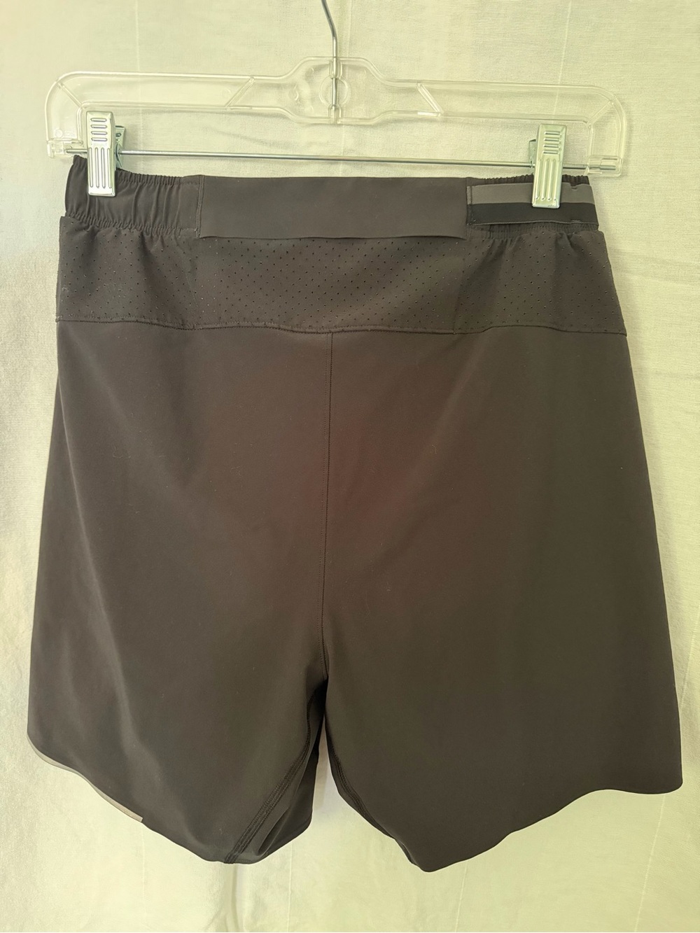 lululemon athletica Men’s running shorts -black - Picture 3 of 5